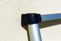 Echelle télescopique KOMPACT 11 barreaux - hauteur de travail 3,20m