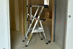 Plate-forme individuelle roulante 2 marches à hauteur fixe - sans stabilisateur - MASTERGUARD