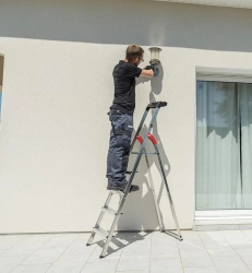 Escabeau Hailo L60 sécurisé pliable - 5 marches - 2.81m - en alu ultra léger